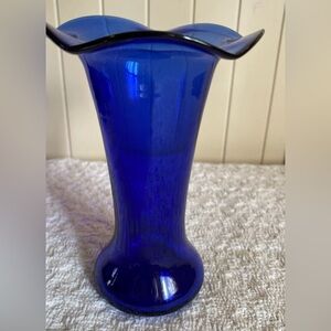 VTG Optic Cobalt Blue Ruffled Fluted Rim Art Glass Handkerchief Vase 7”1960’s